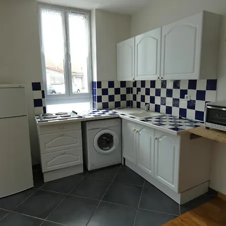 Beau F3 Proche Hopital Central, Thermal