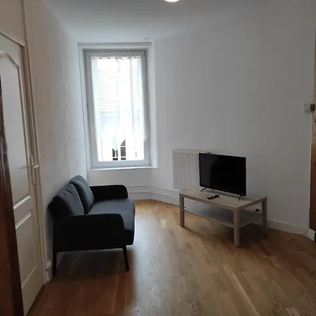 Beau F3 Proche Hopital Central, Thermal Apartmán