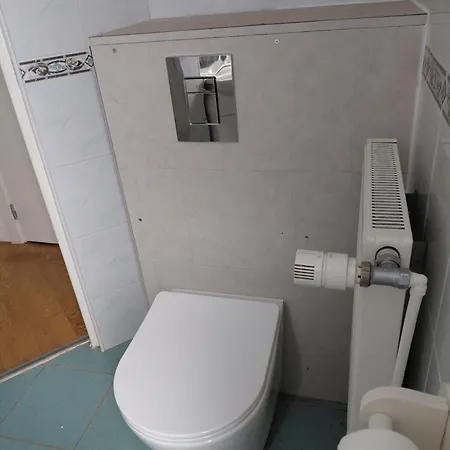 Beau F3 Proche Hopital Central, Thermal 公寓