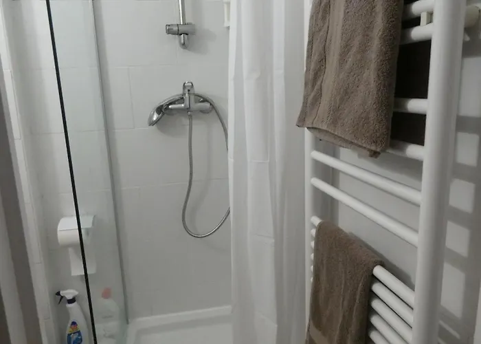 Beau F3 Proche Hôpital Central, Thermal Apartamento