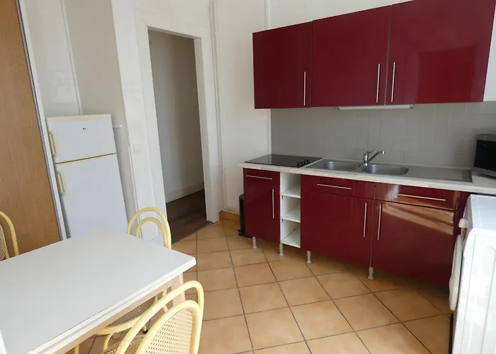 Beau F3 Proche Hôpital Central, Thermal Apartamento