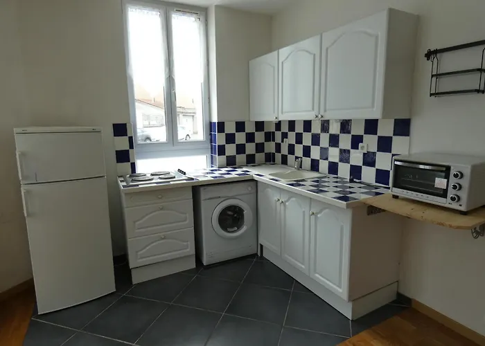 Beau F3 Proche Hôpital Central, Thermal